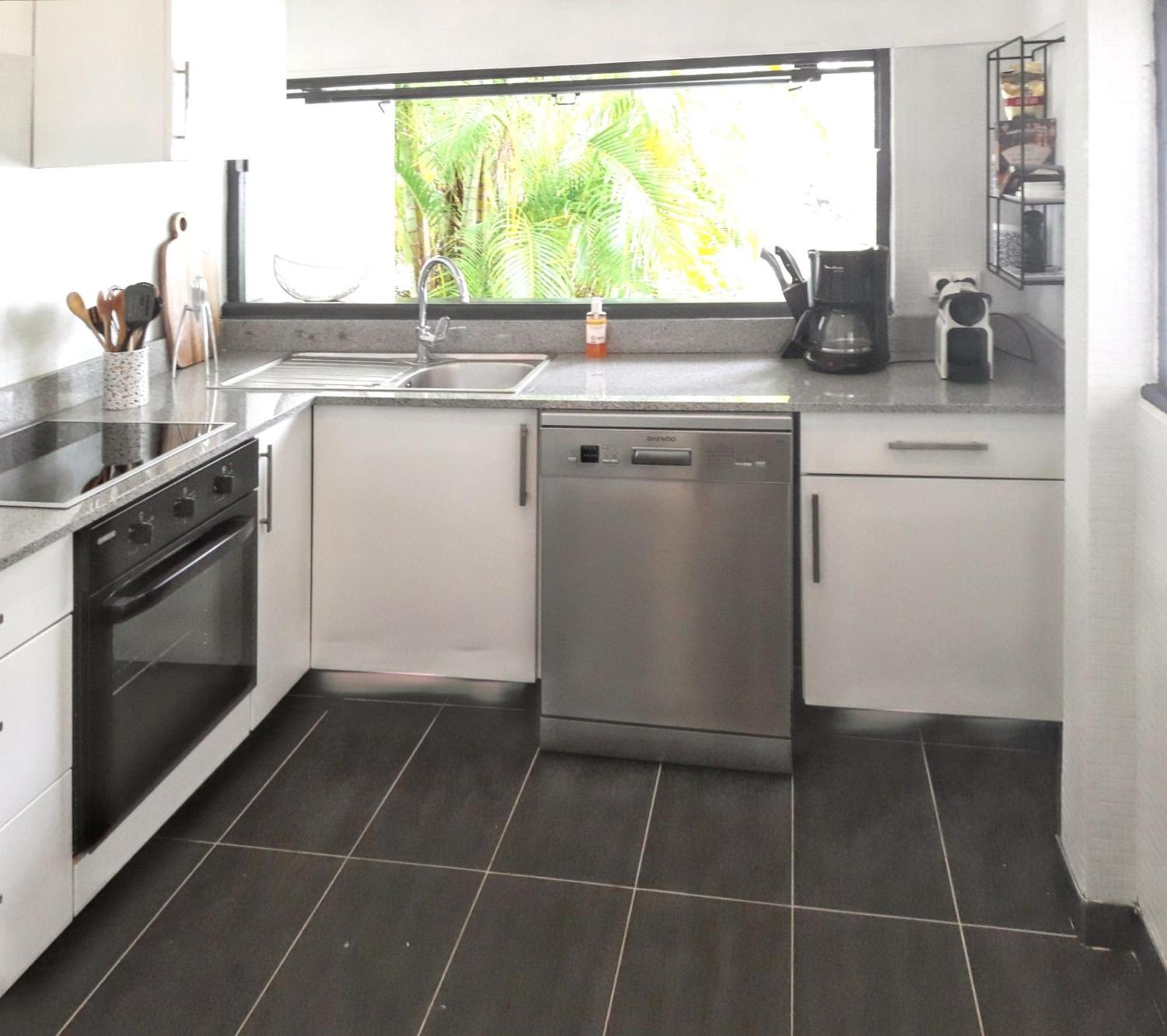 De 3 A Francois A 300 M De La Avec Piscine Privee Jardin Clos Et Wifi Villa *