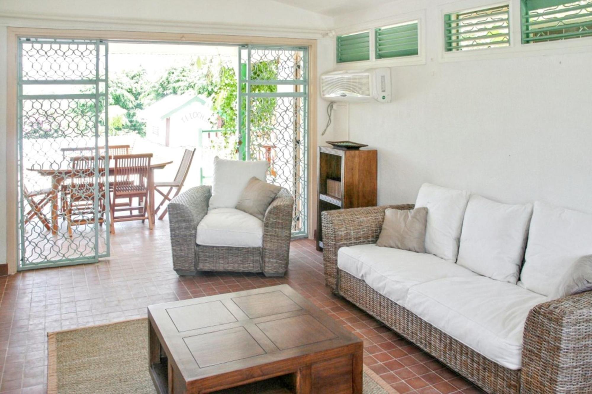 Villa De 3 A Francois A 300 M De La Avec Piscine Privee Jardin Clos Et Wifi
